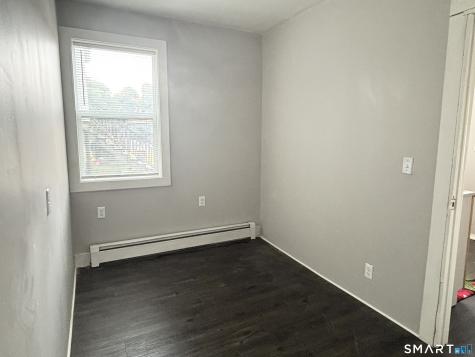 12 Mountain Avenue New London CT 06320
