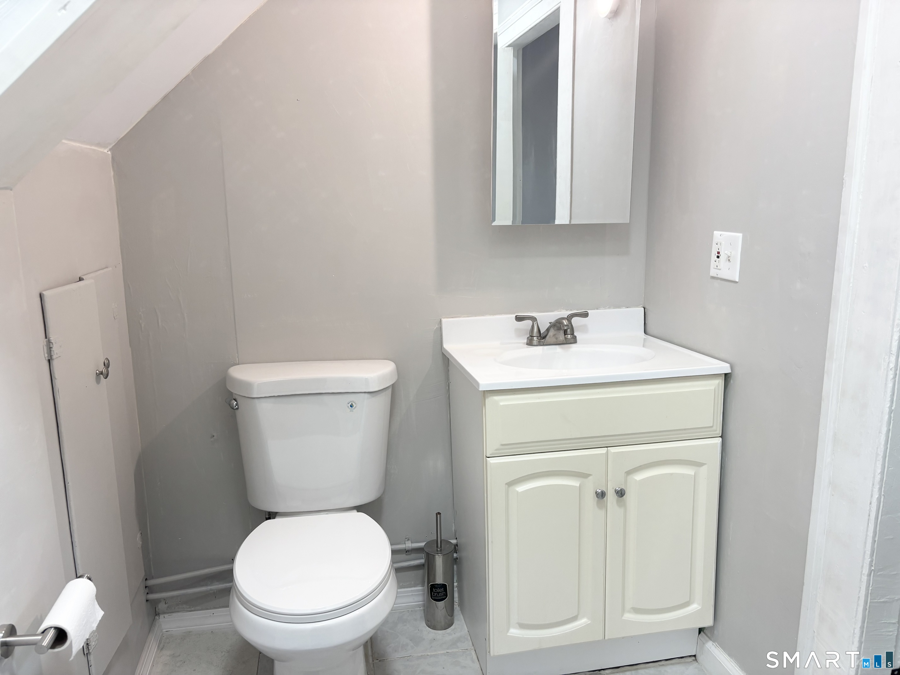 12 Mountain Avenue New London CT 06320
