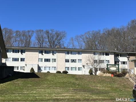 32 Sigwin Circle Wallingford CT 06492