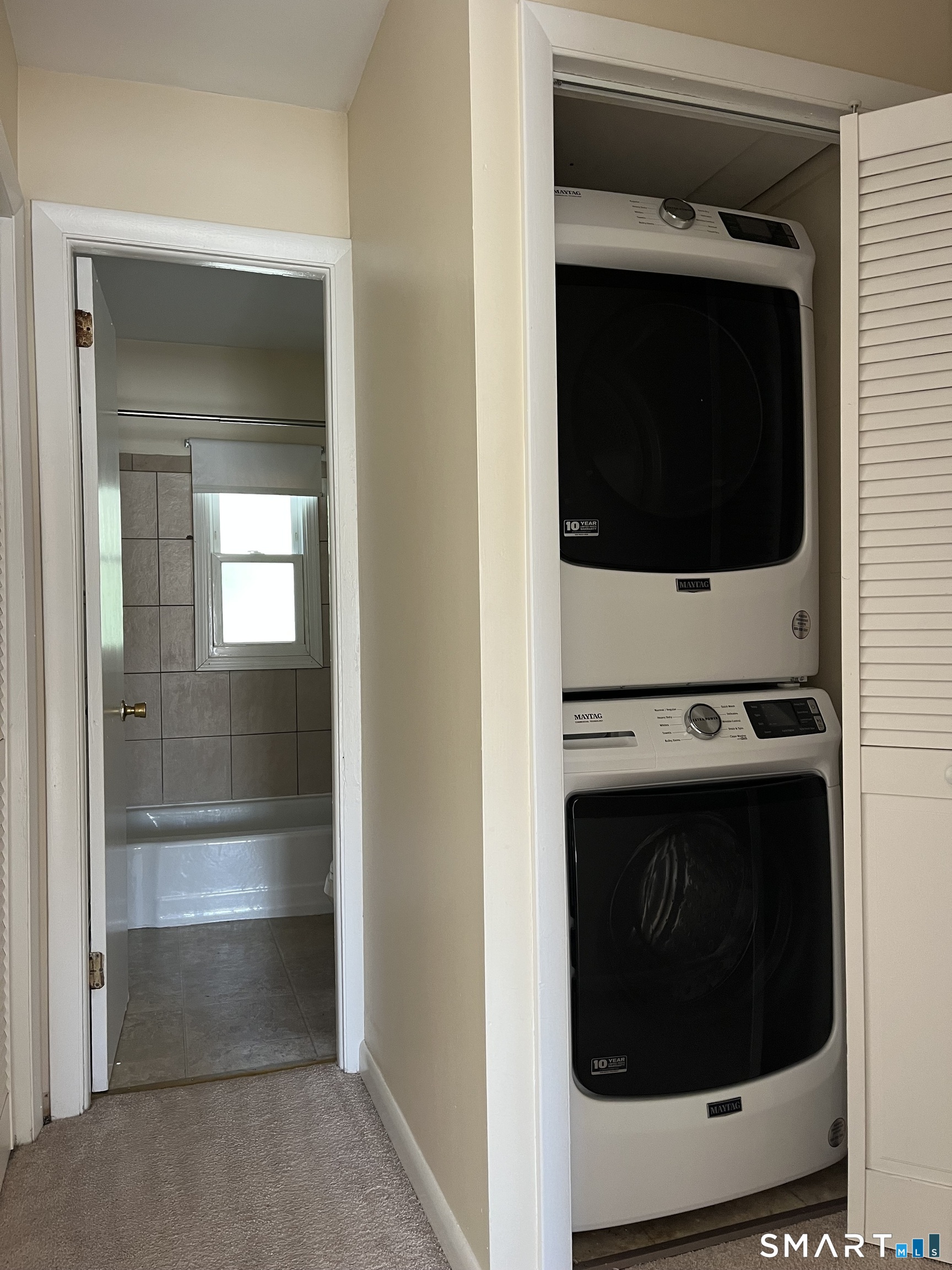 32 Sigwin Circle Wallingford CT 06492
