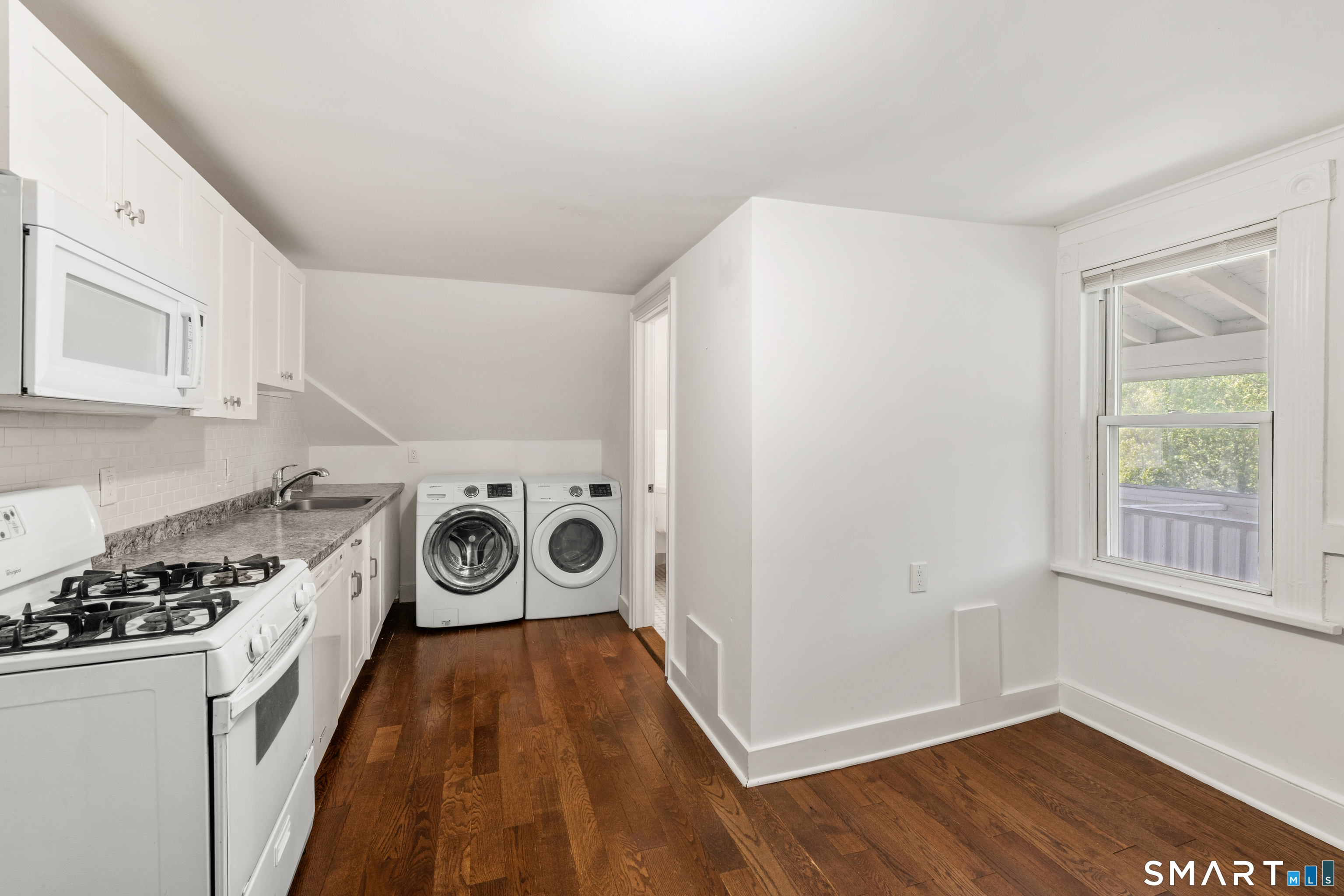318 Suburban Avenue Fairfield CT 06825