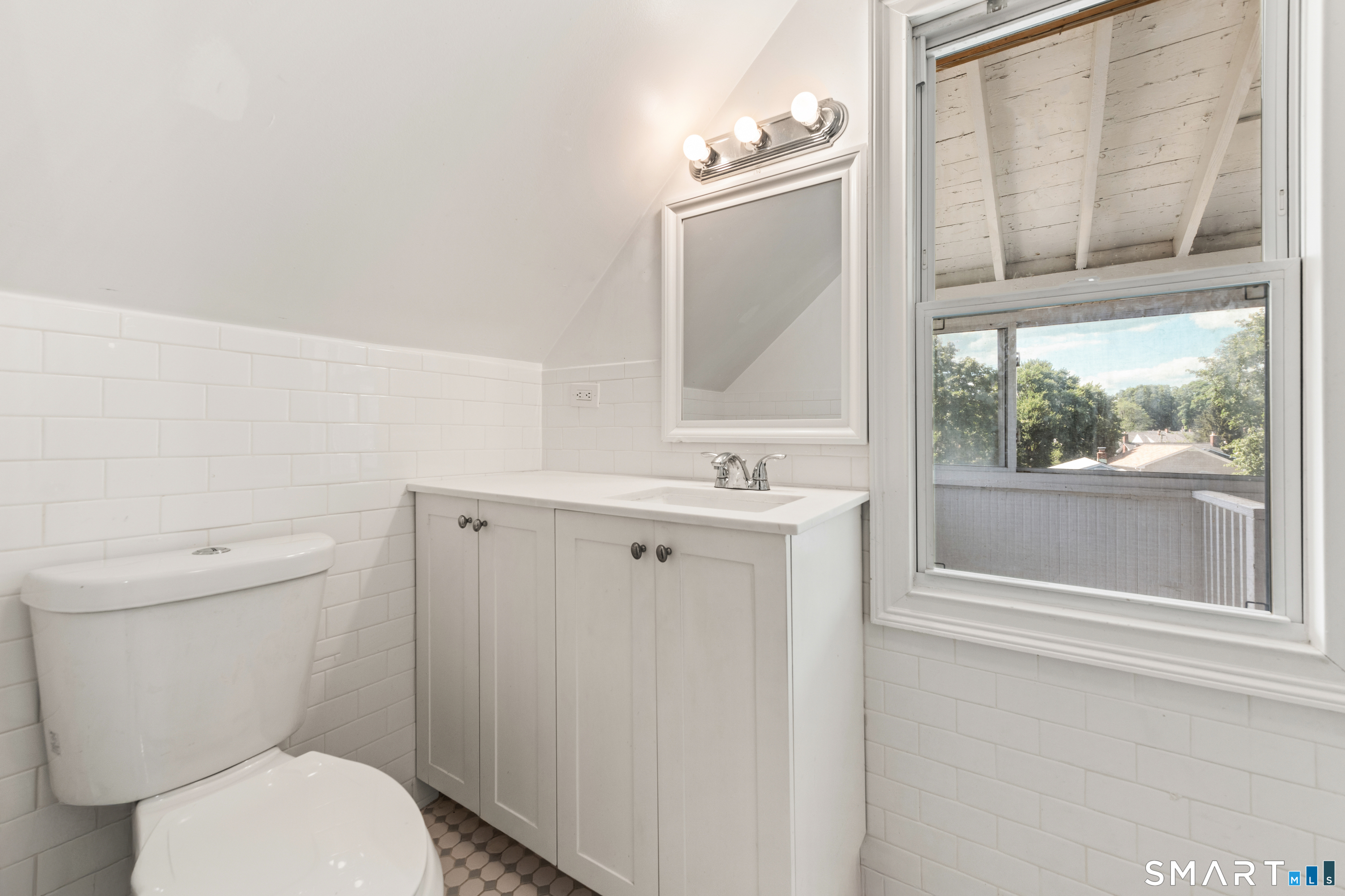 318 Suburban Avenue Fairfield CT 06825