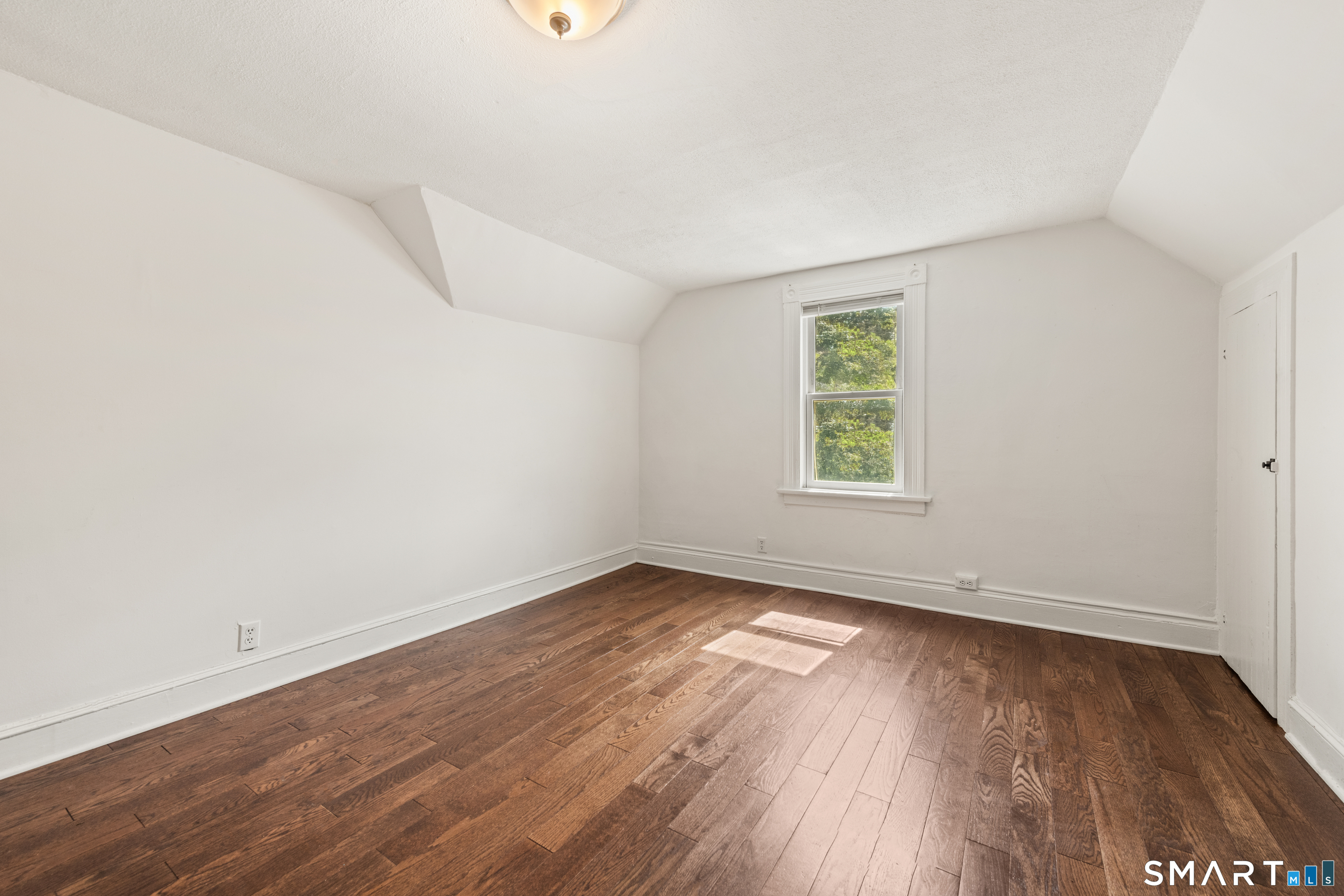 318 Suburban Avenue Fairfield CT 06825
