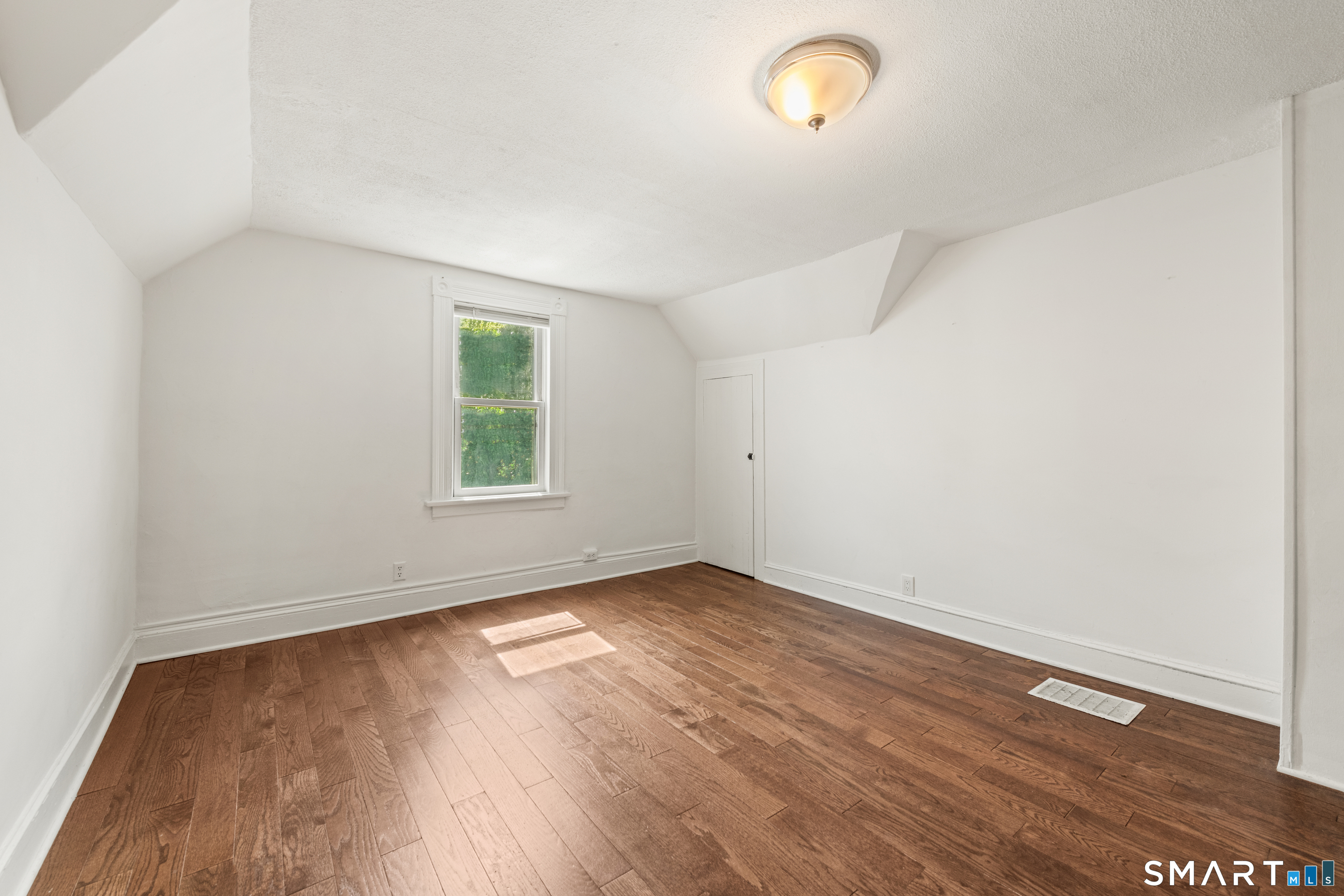 318 Suburban Avenue Fairfield CT 06825