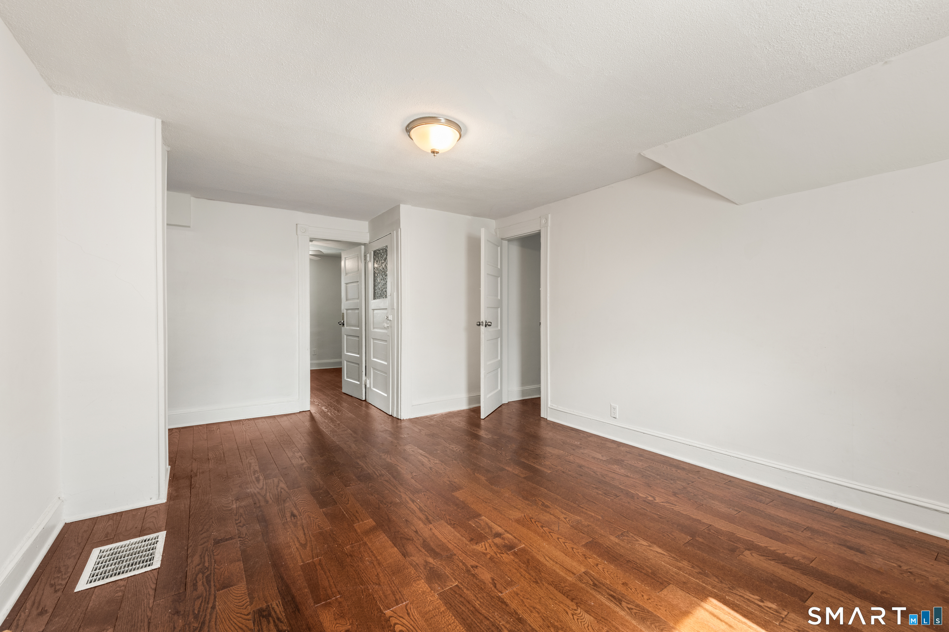 318 Suburban Avenue Fairfield CT 06825