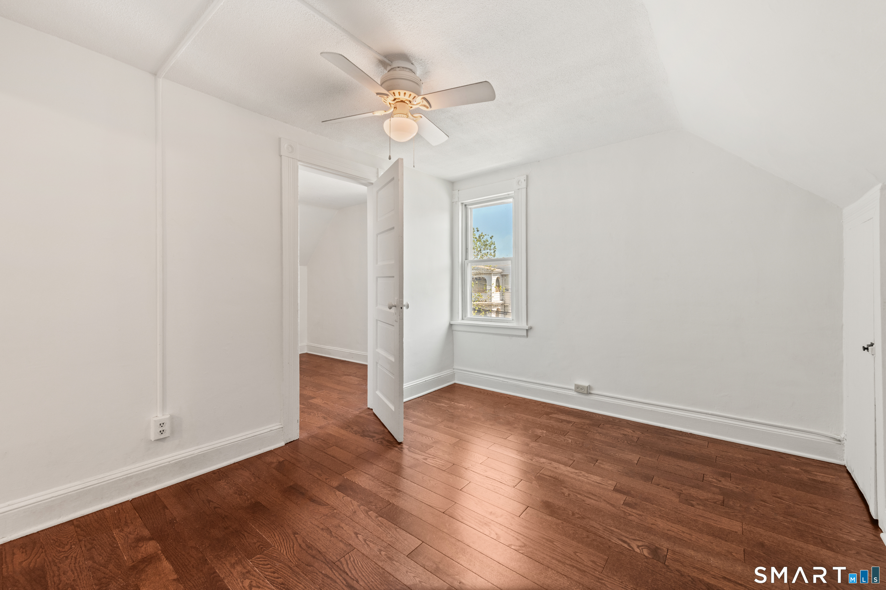 318 Suburban Avenue Fairfield CT 06825