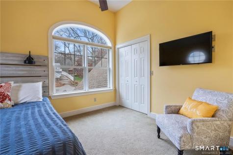 33 Marshfield Road East Lyme CT 06357