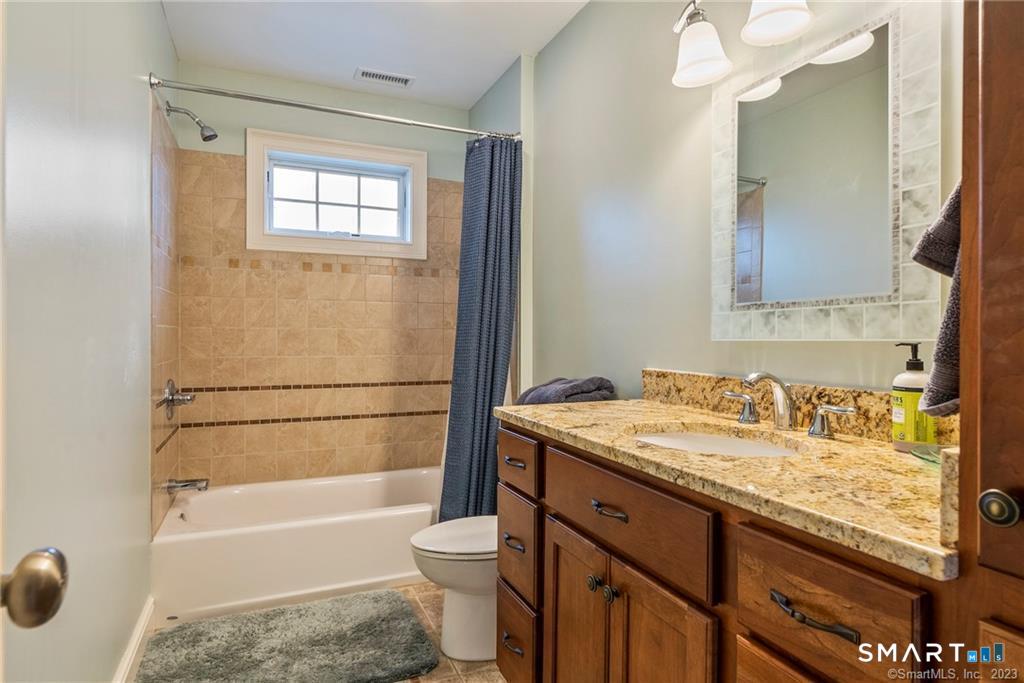 33 Marshfield Road East Lyme CT 06357