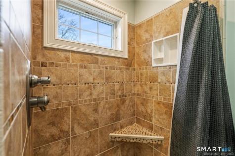 33 Marshfield Road East Lyme CT 06357