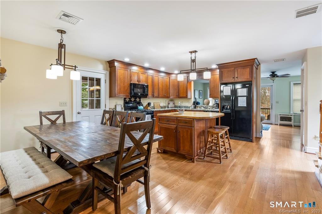 33 Marshfield Road East Lyme CT 06357