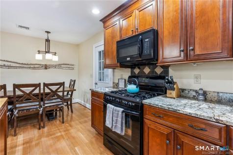 33 Marshfield Road East Lyme CT 06357