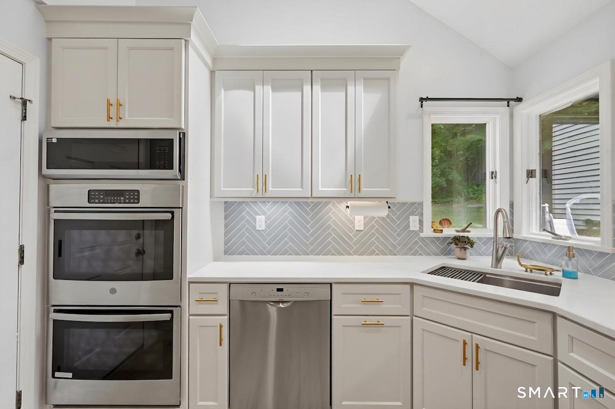 8 Bittersweet Drive Ledyard CT 06335