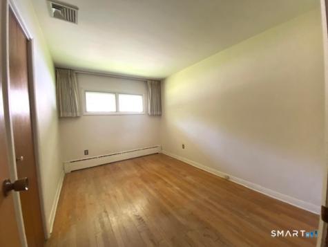 17 Pond Lane Trumbull CT 06611