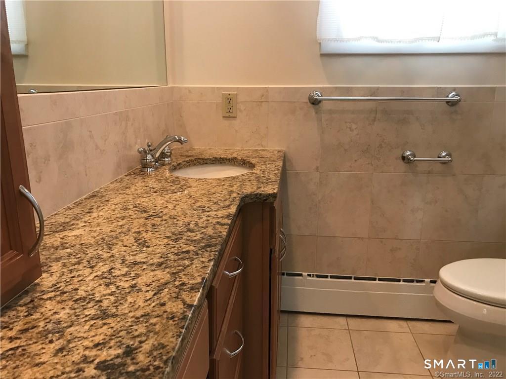 17 Pond Lane Trumbull CT 06611