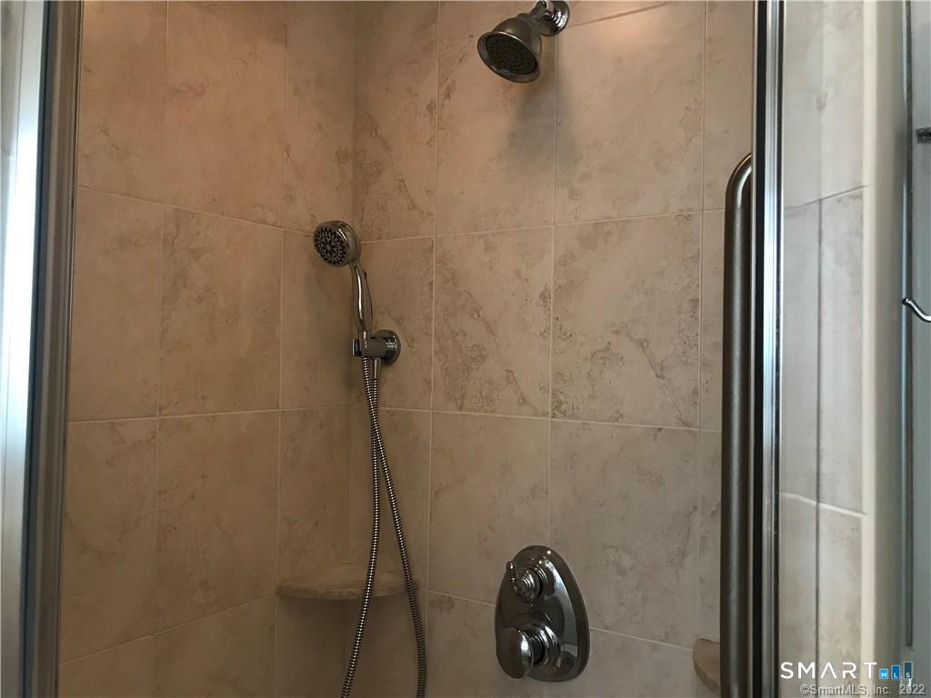 17 Pond Lane Trumbull CT 06611