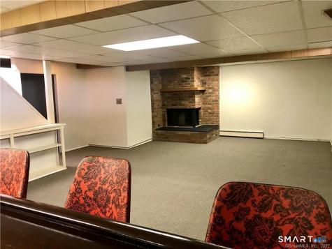 17 Pond Lane Trumbull CT 06611