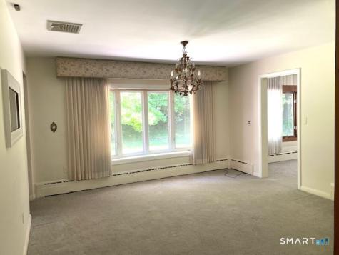 17 Pond Lane Trumbull CT 06611