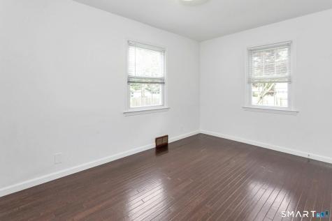 124 Minturn Place Bridgeport CT 06606