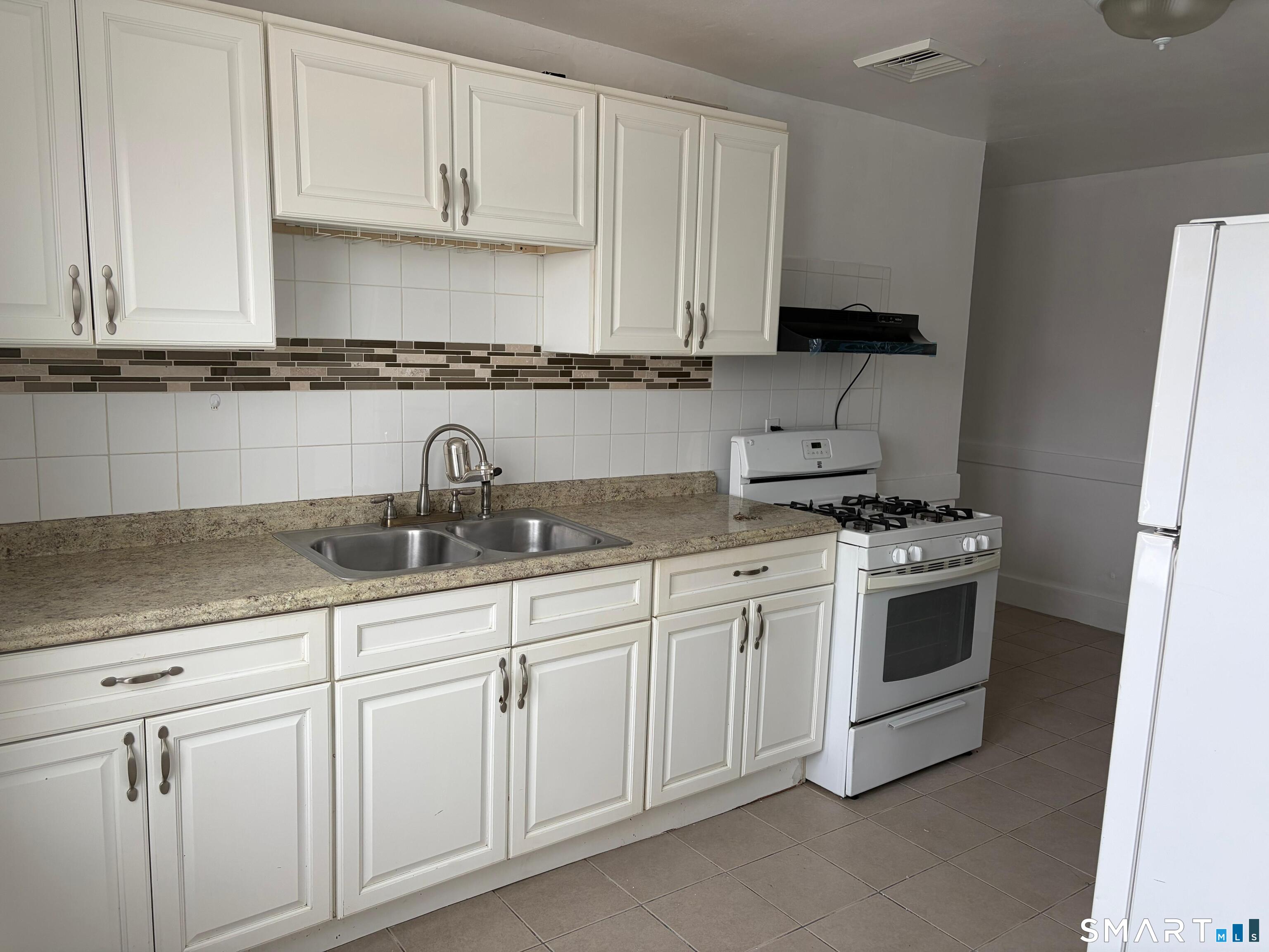 1821 East Main Street Waterbury CT 06705