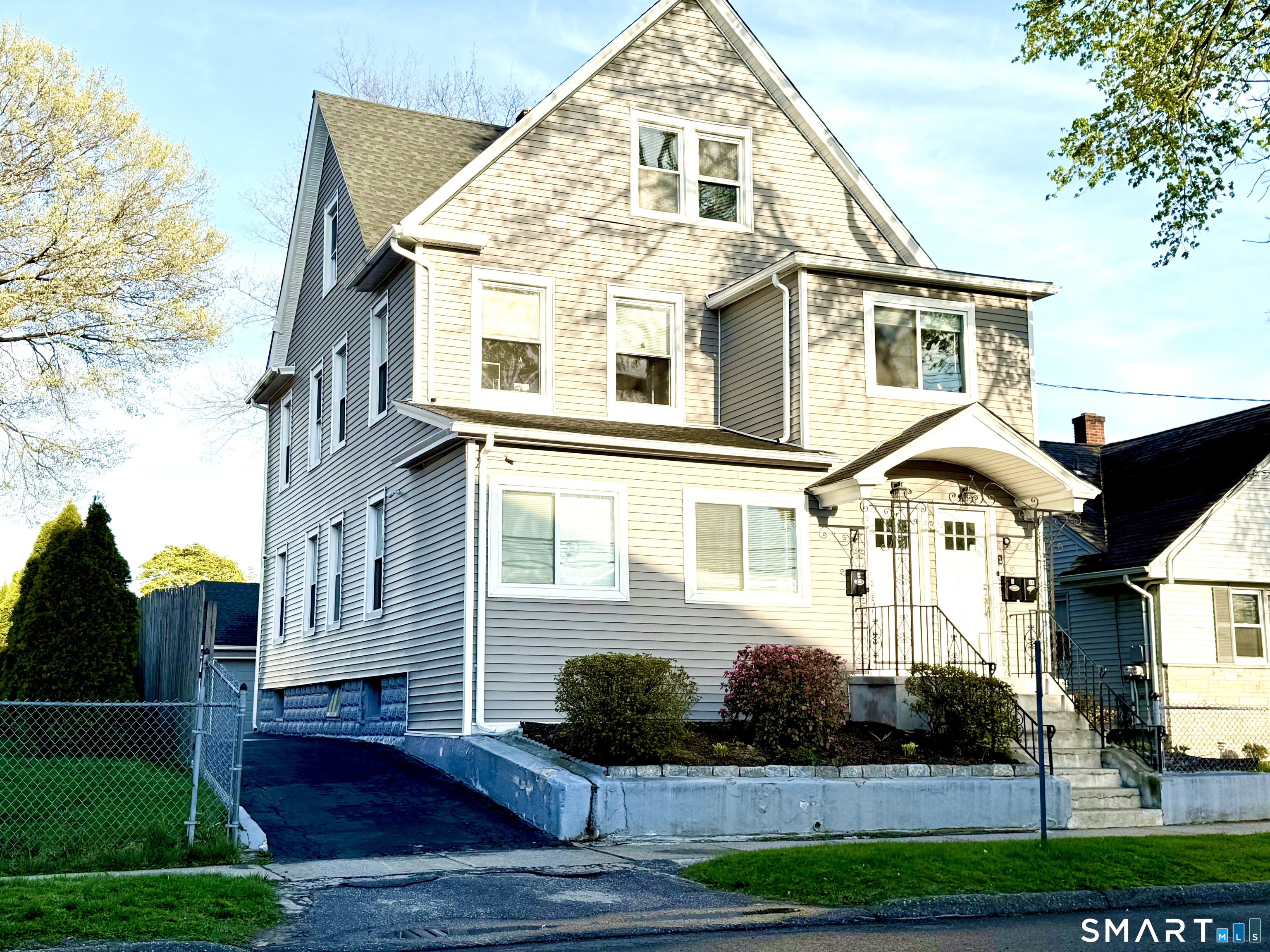 7-9 Burritt Avenue Stratford CT 06615