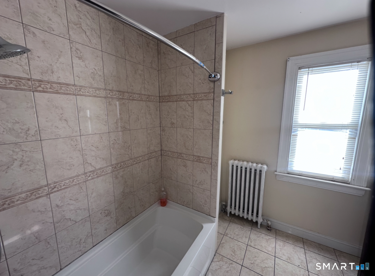 15-17 Fuller Avenue East Hartford CT 06108