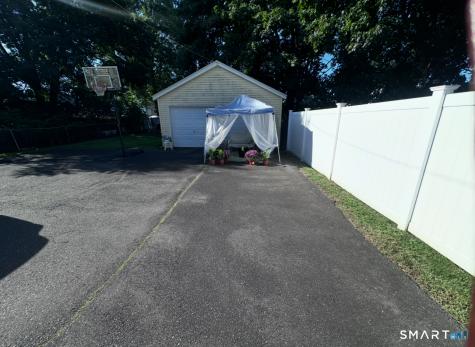 15-17 Fuller Avenue East Hartford CT 06108