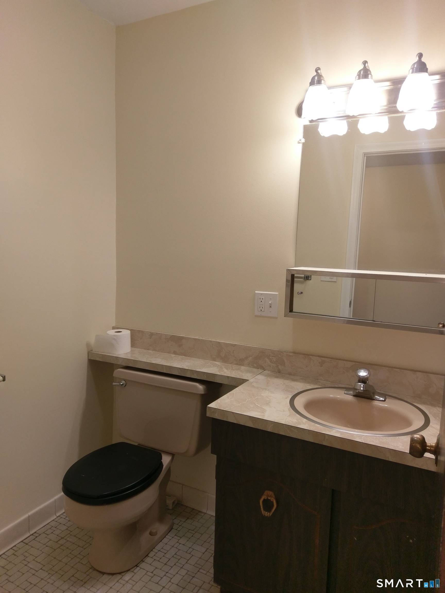 1274 East Main Street Meriden CT 06450