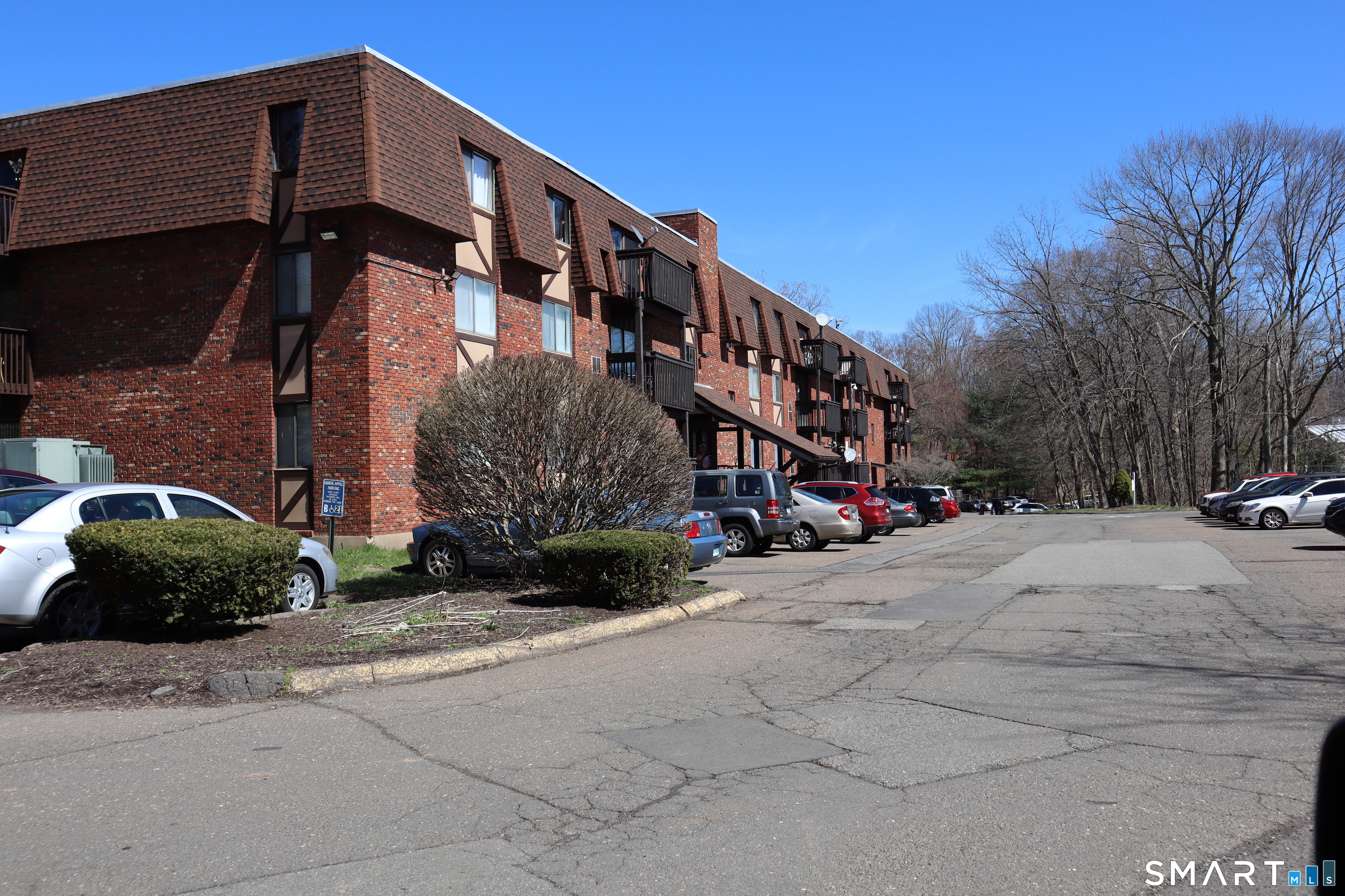 1274 East Main Street Meriden CT 06450