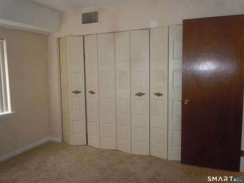 1274 East Main Street Meriden CT 06450
