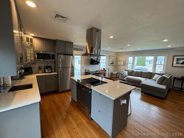 72 Ocean View Street New Haven CT 06512