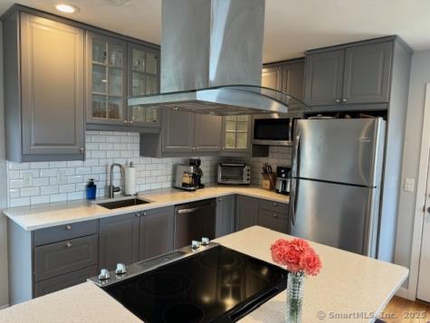 72 Ocean View Street New Haven CT 06512