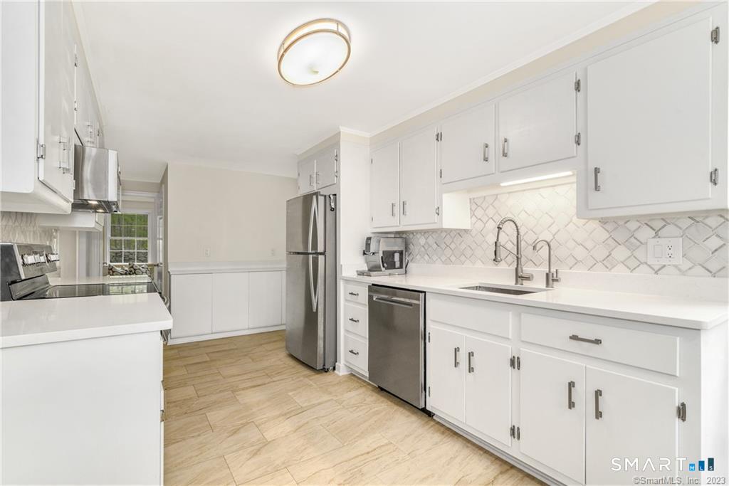792 Smith Ridge Road New Canaan CT 06840