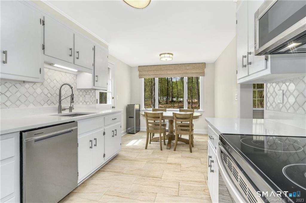 792 Smith Ridge Road New Canaan CT 06840