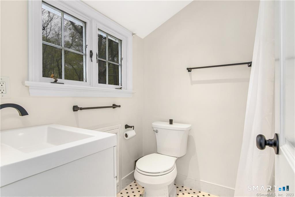 792 Smith Ridge Road New Canaan CT 06840