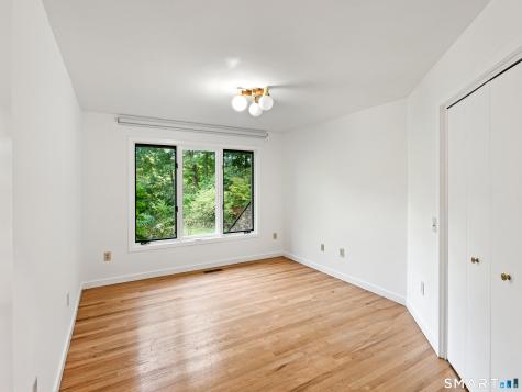 8 Sierra Way Danbury CT 06810