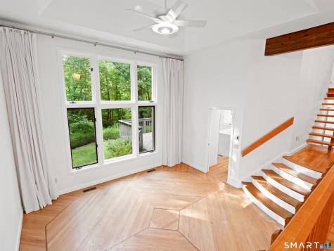 8 Sierra Way Danbury CT 06810