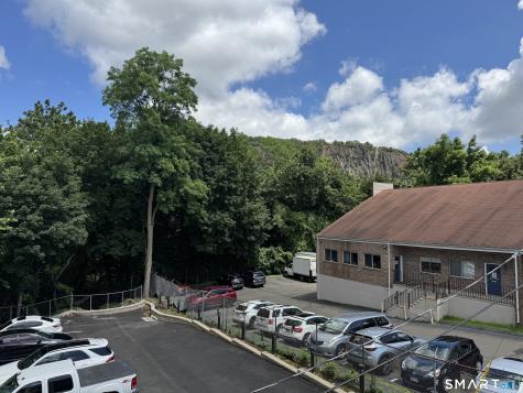 1085-4 Whalley Avenue New Haven CT 06515