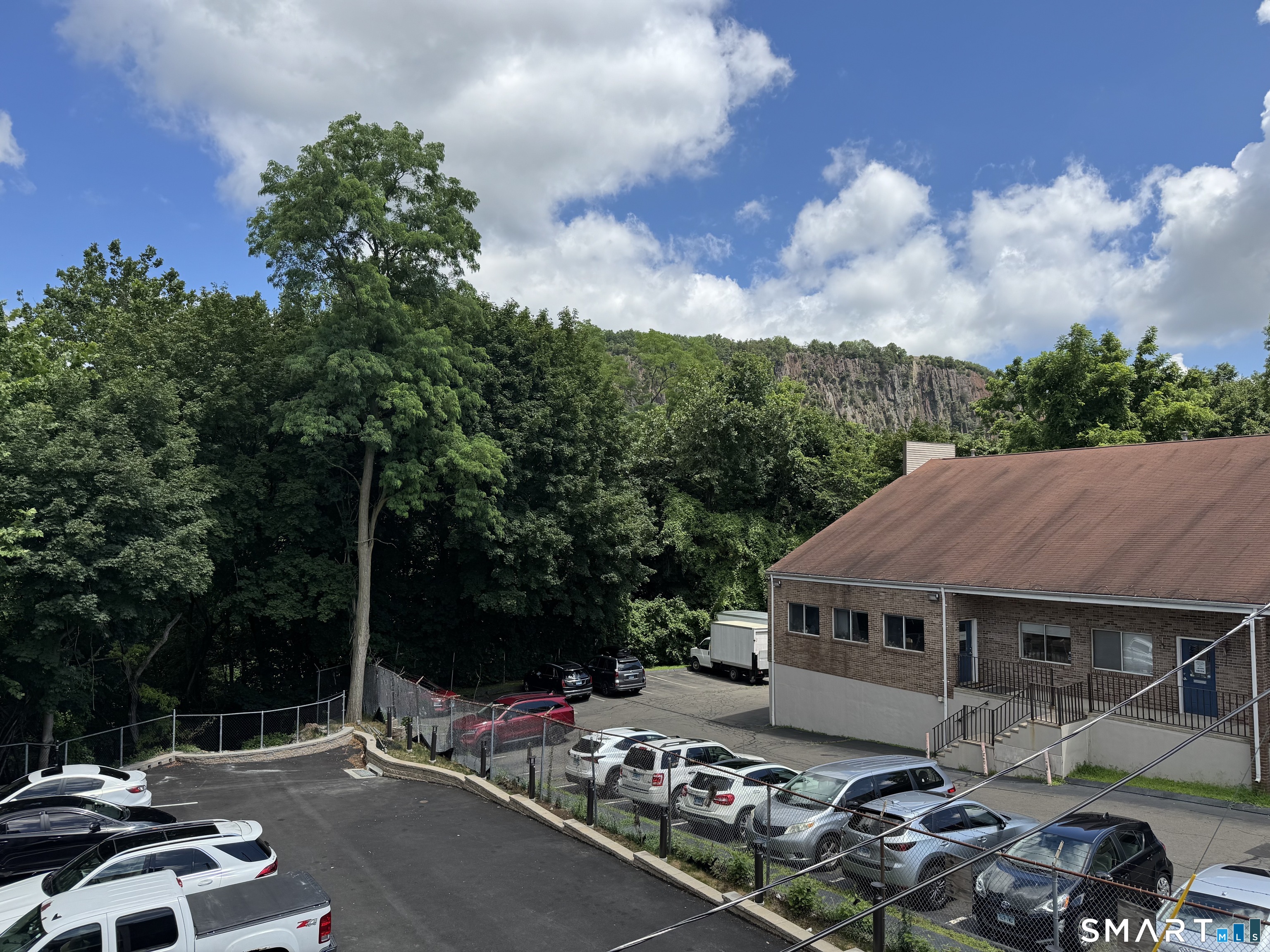 1085-4 Whalley Avenue New Haven CT 06515