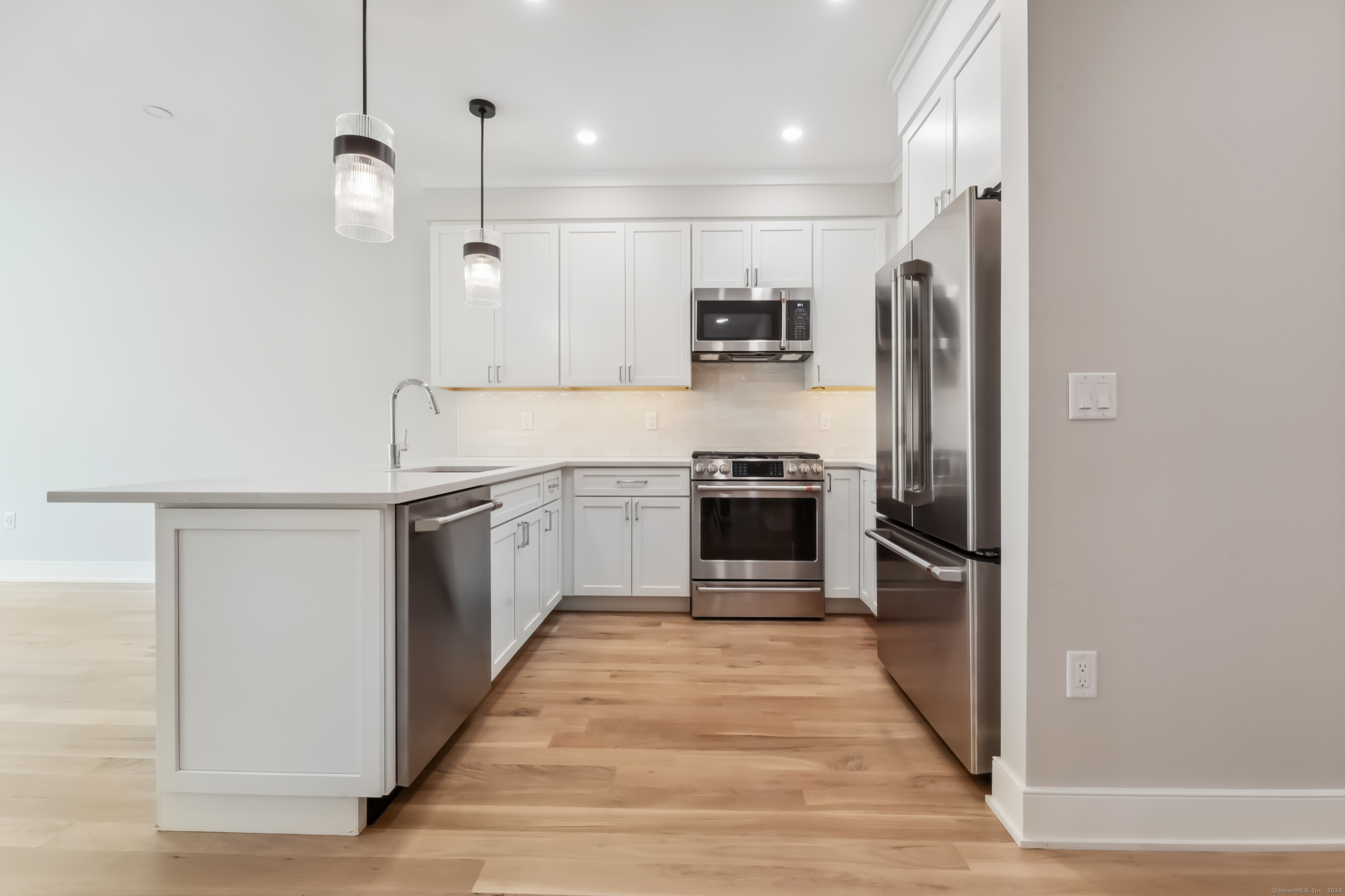 8 Husted Lane New Canaan CT 06840