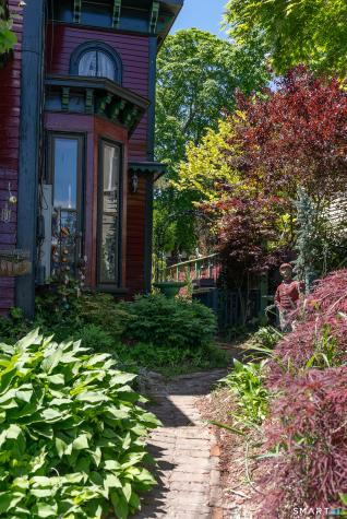 236 Hempstead Street New London CT 06320