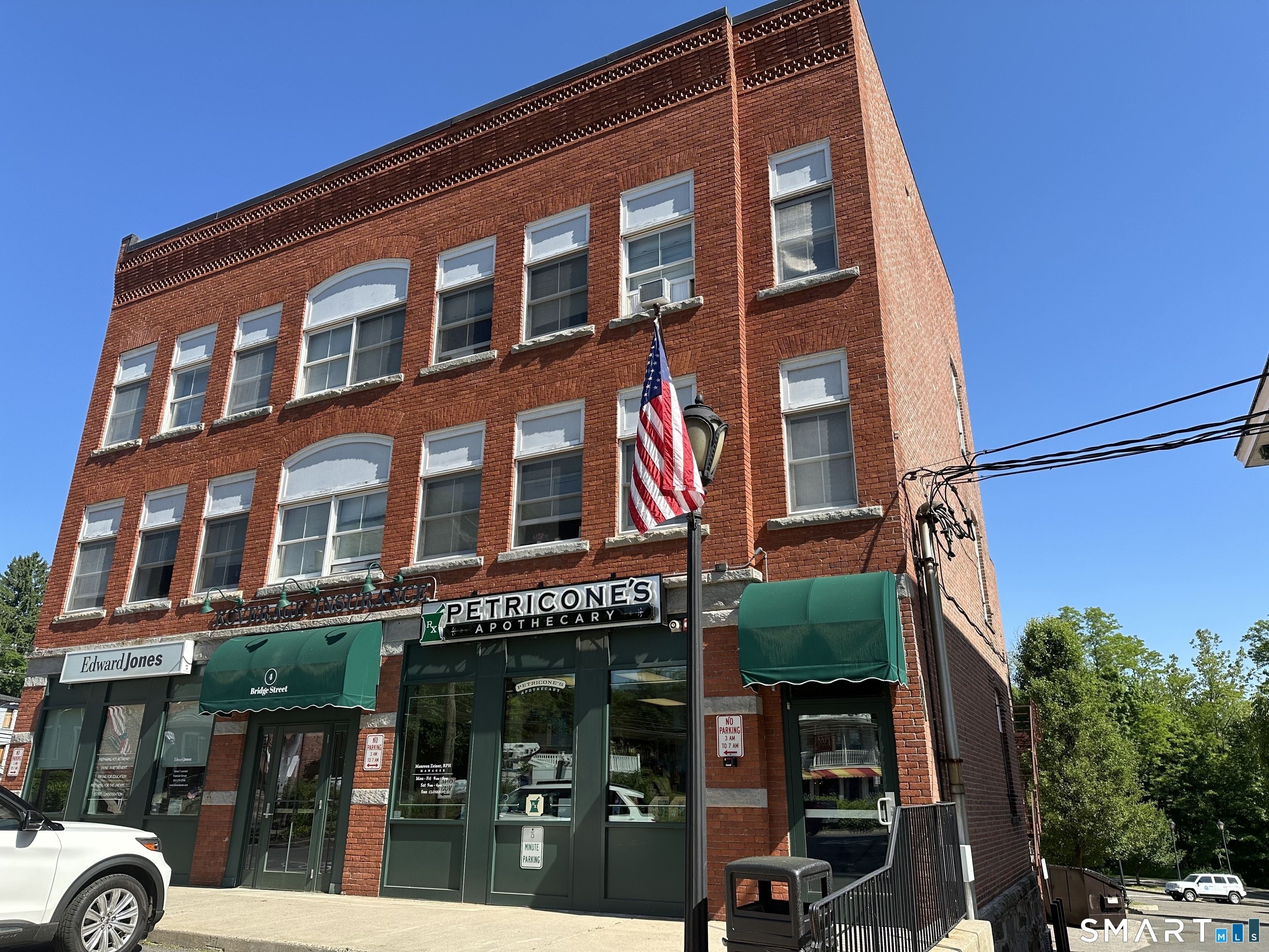 4 Bridge Street New Hartford CT 06057