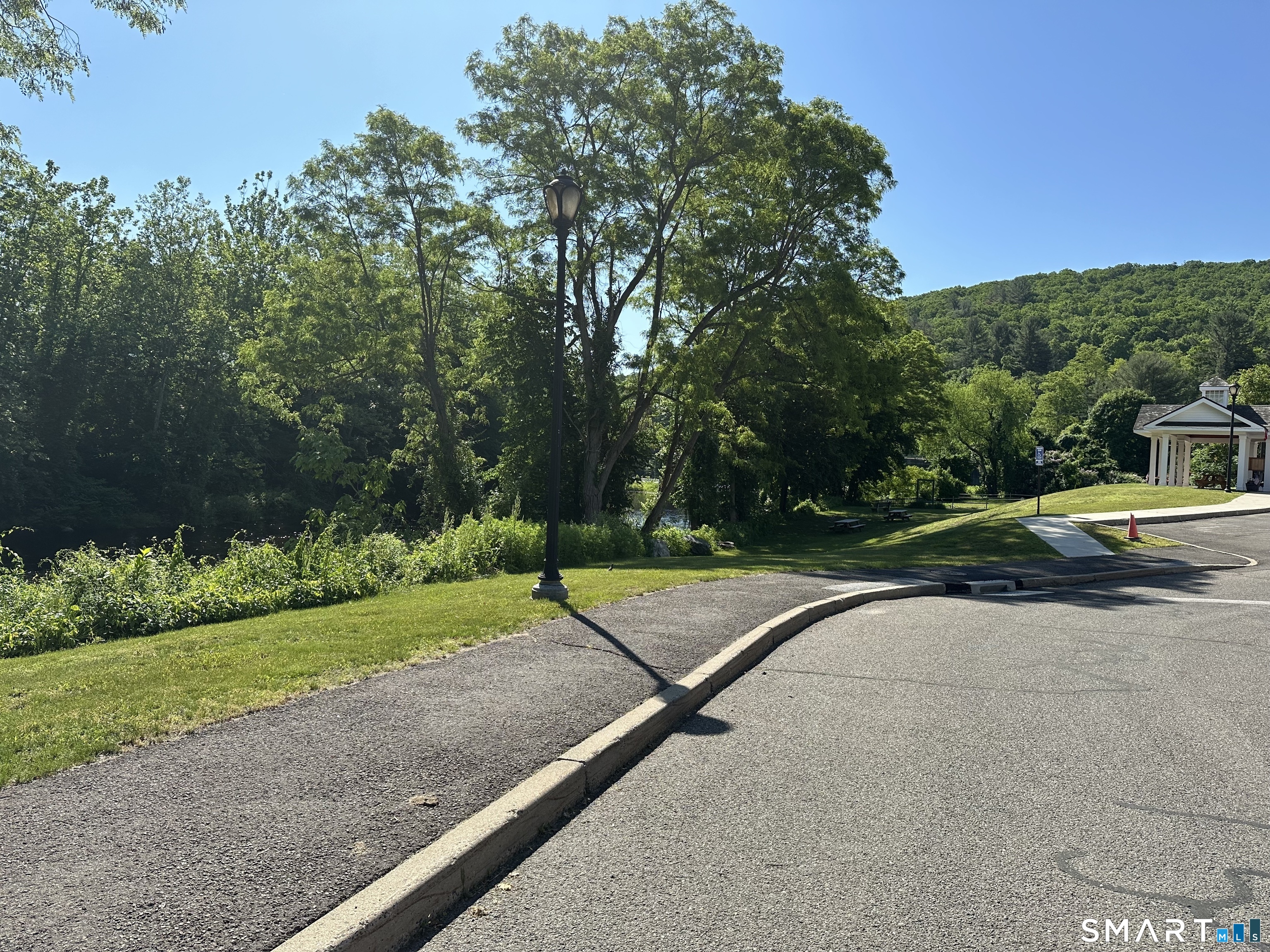 4 Bridge Street New Hartford CT 06057
