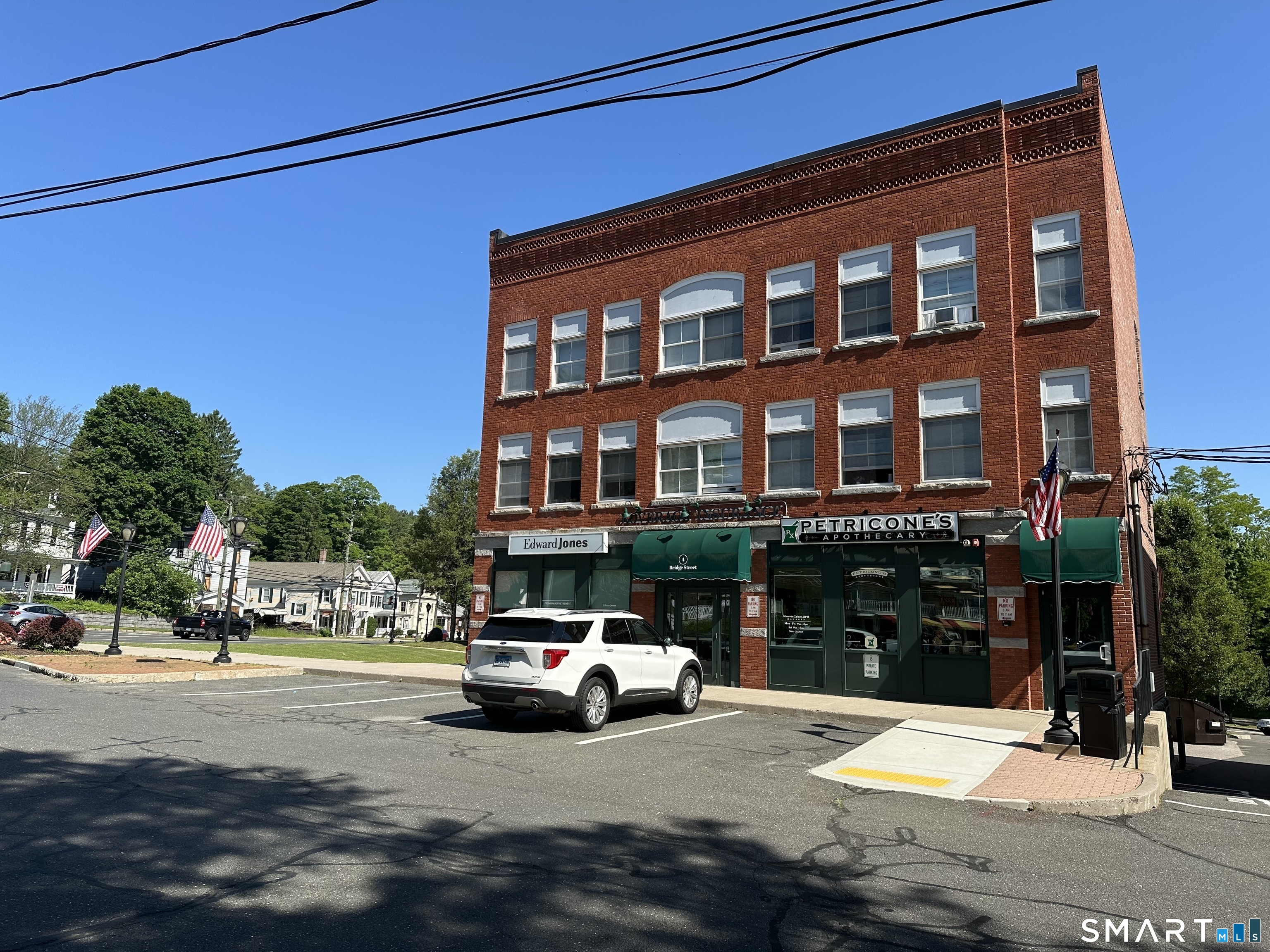 4 Bridge Street New Hartford CT 06057