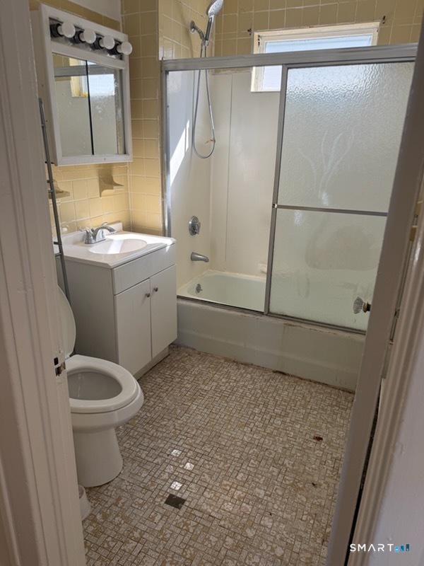 83 Baldwin Avenue Waterbury CT 06706