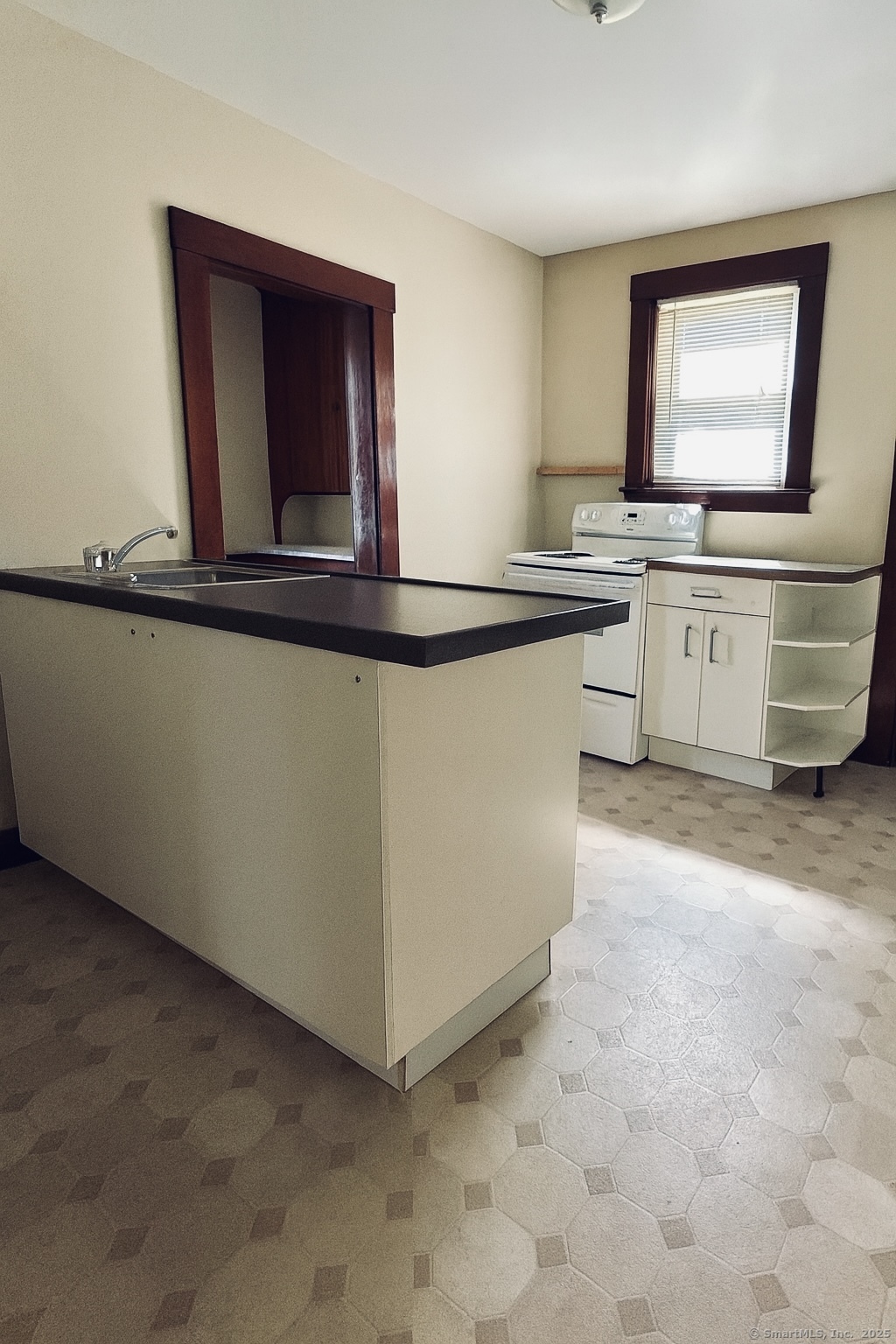 27 Pleasant Street Putnam CT 06260