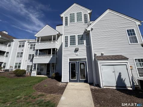 1 Forest Glen Circle Middletown CT 06457