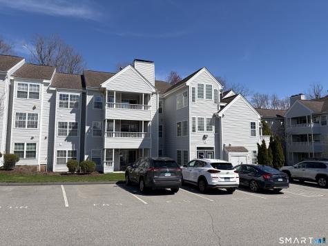 1 Forest Glen Circle Middletown CT 06457