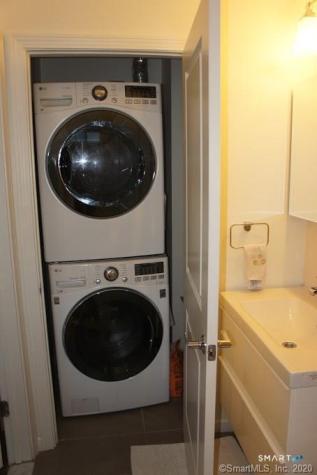 16 Manor Street Stamford CT 06902