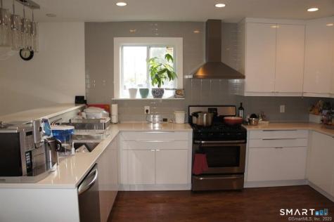 16 Manor Street Stamford CT 06902
