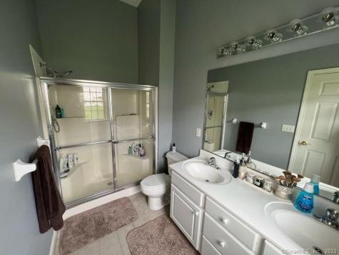 1305 Sienna Drive Danbury CT 06810